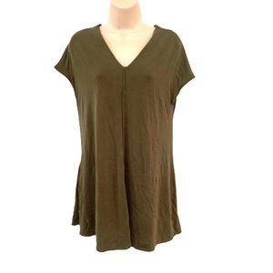 Alya green short sleeve swing top. Excellent condition
